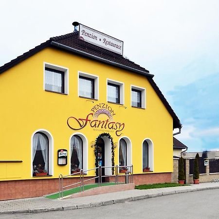 Penzion Fantasy - Restaurant ลิปนิค นาด เบชวู ภายนอก รูปภาพ