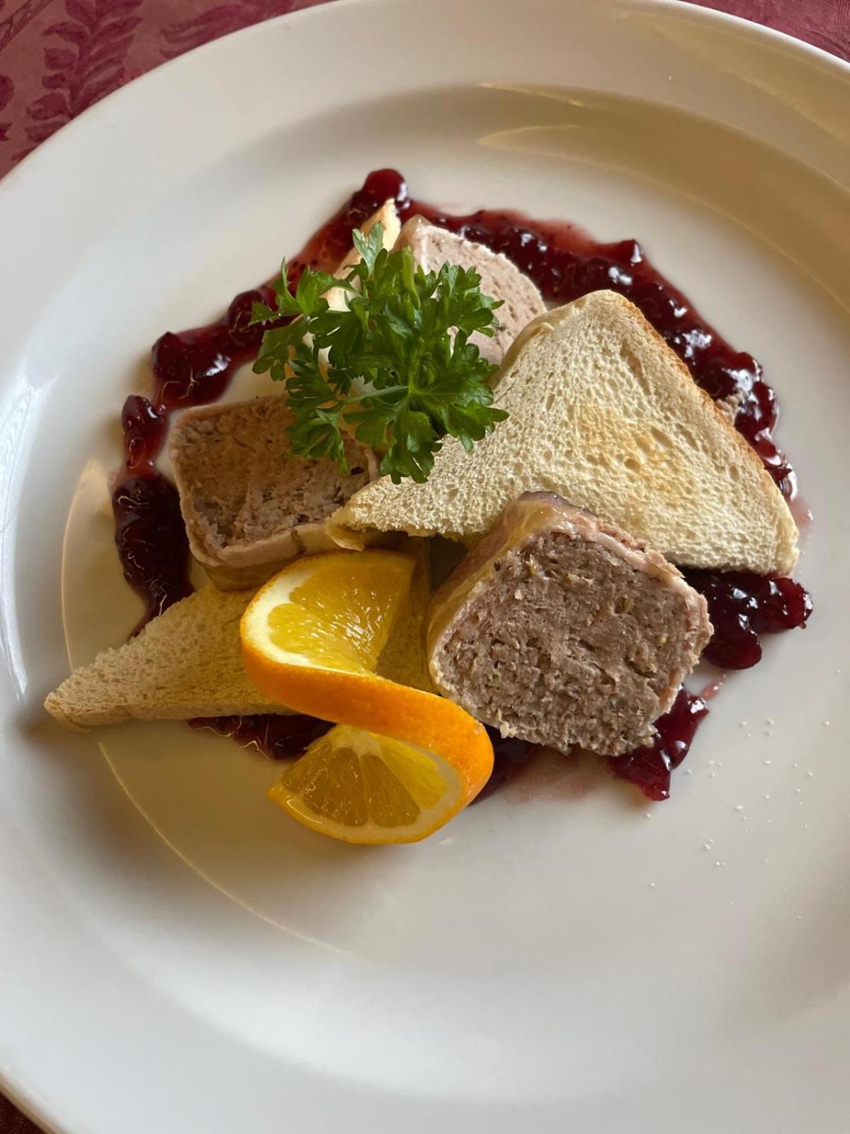Penzion Fantasy - Restaurant ลิปนิค นาด เบชวู ภายนอก รูปภาพ